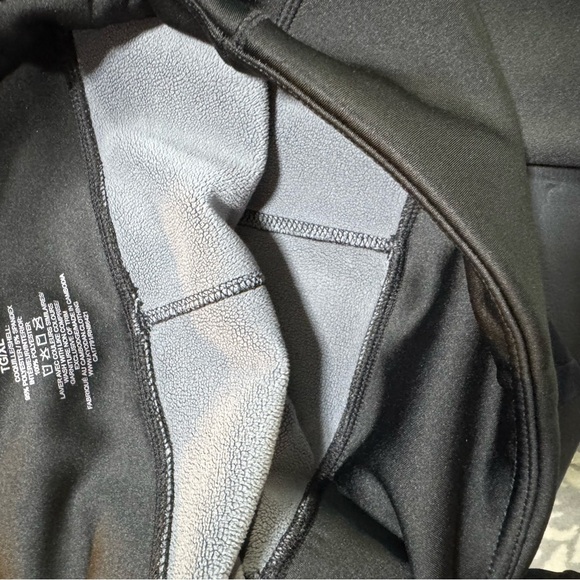 Kyodan Black Leggings with Modern Cutout Design - Picture 6 of 6